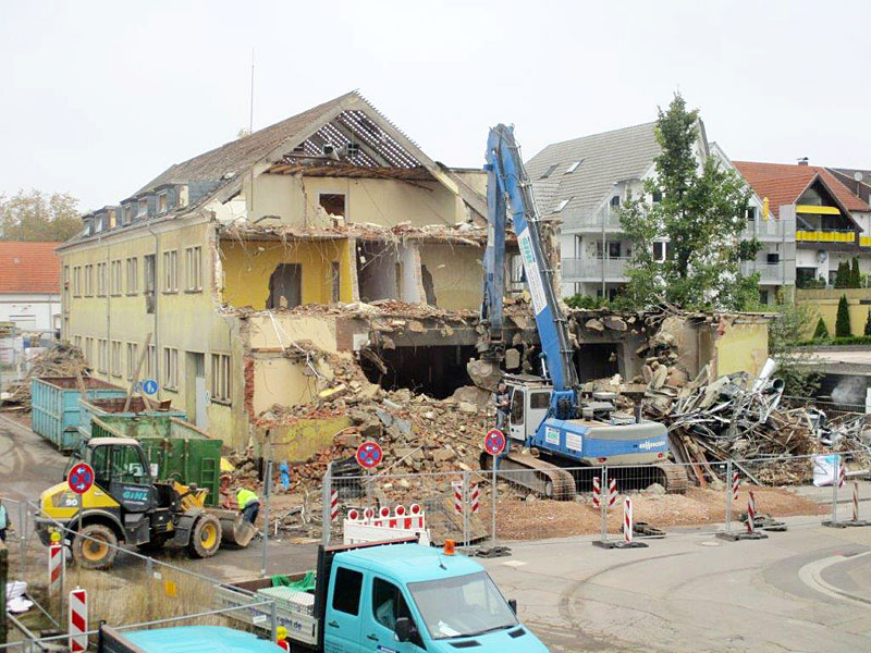 Abrissarbeiten an der alte Musikschule