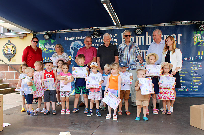 Gruppenbild mit Kindern