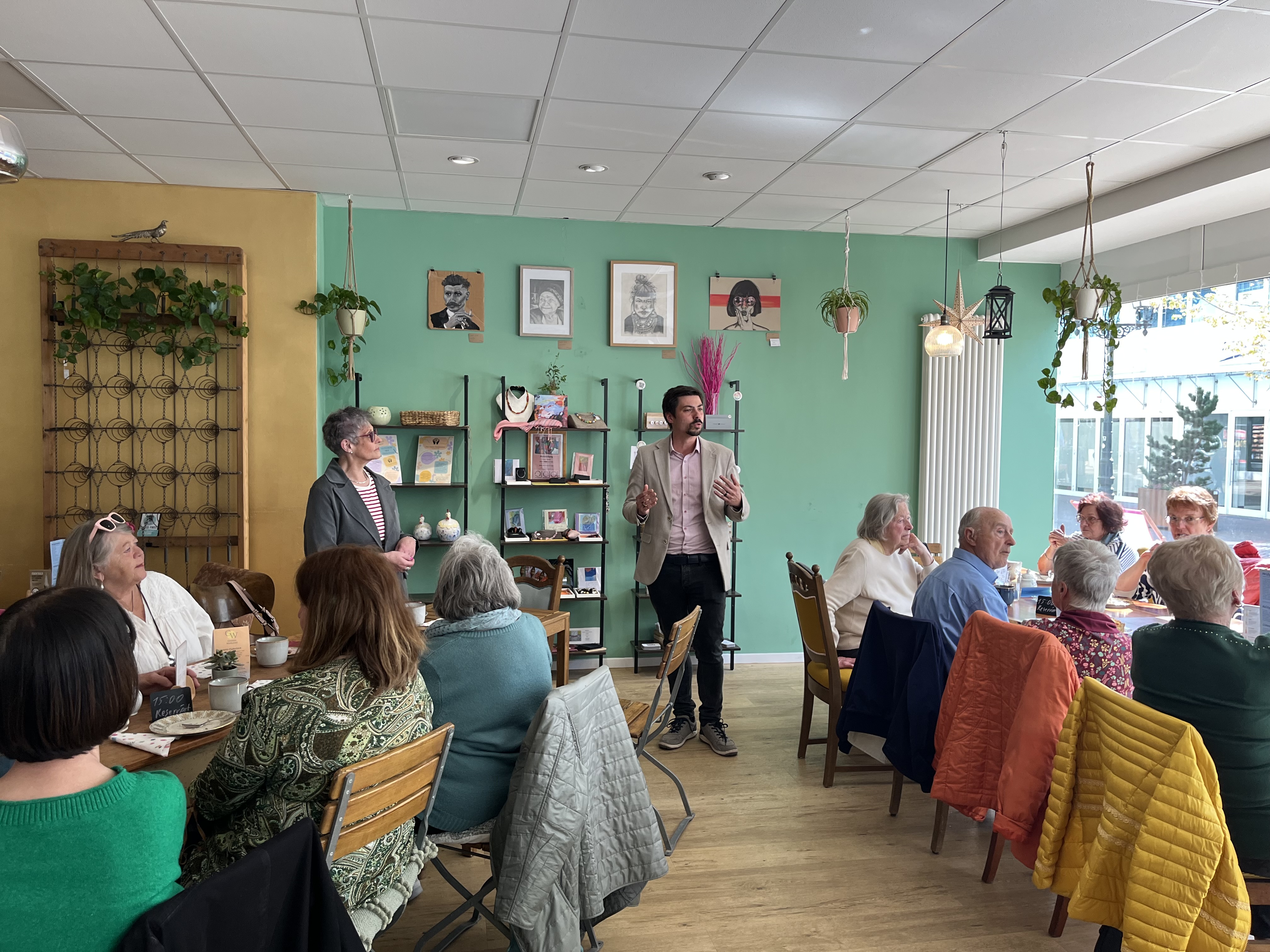Kaffeenachmittag für Seniorinnen und Senioren erneut gut besucht