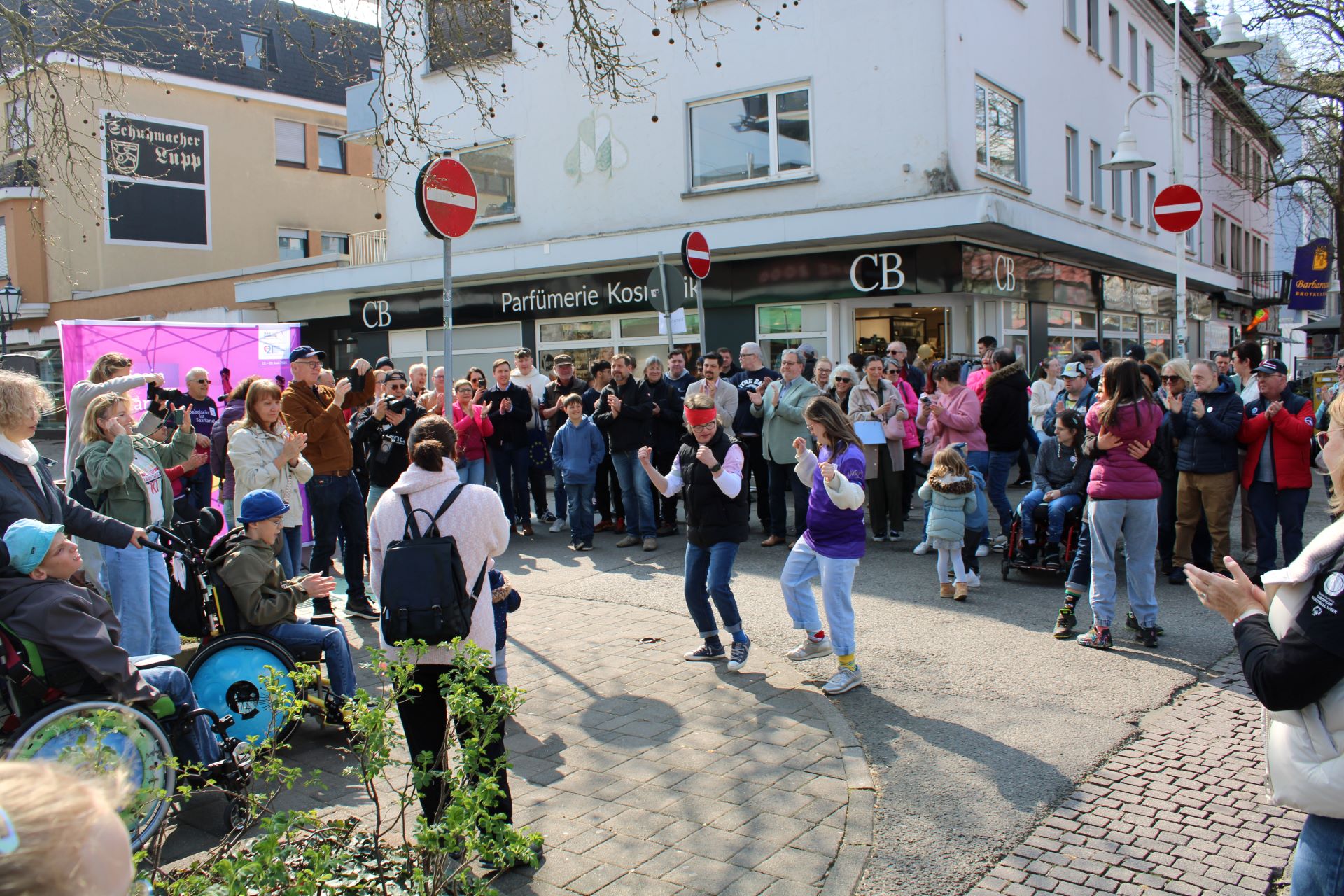 Aufmerksamkeit für Menschen mit Down-Syndrom und Hinweise auf die Special Olympics